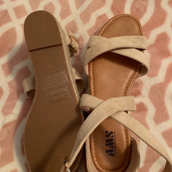 AMS sandals, size 10 - Picture 2 of 3